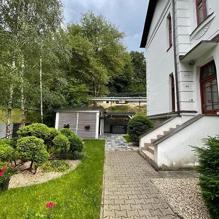 Historicka Dom Hosti Villa Podbrezova